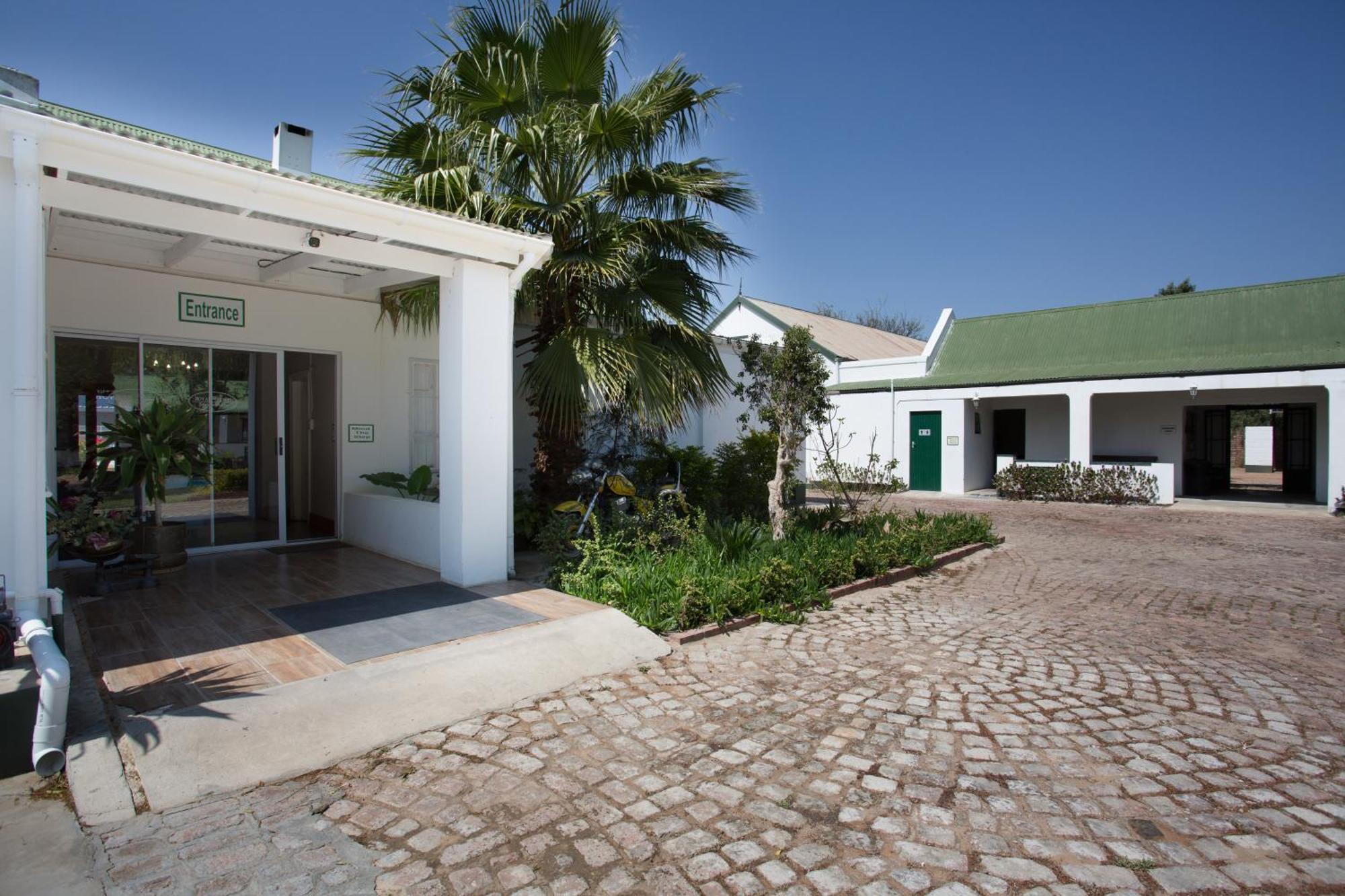 Steytlerville Royal Hotel Exterior photo
